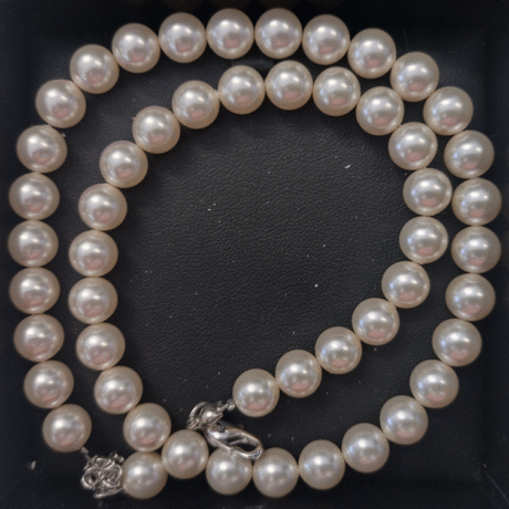 Pearl Necklace - opal colour