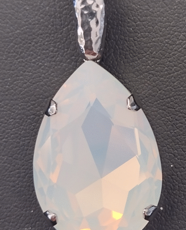 Pendant - opal colour