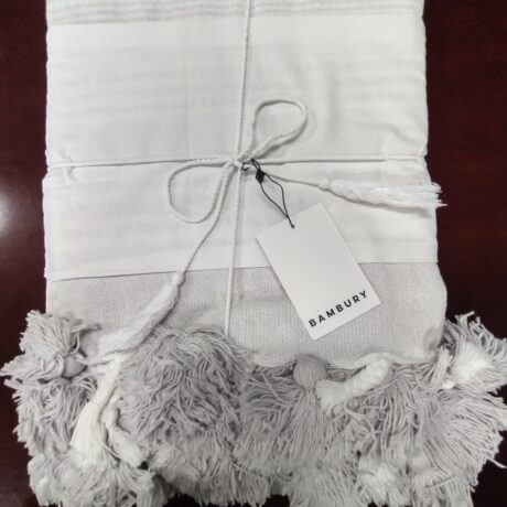 Mehina throw (~130 cm x ~150 cm)