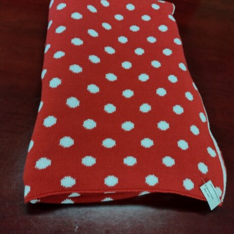 Red spot blanket (~170 cm x ~130 cm)